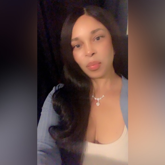 Meet your Posher, Shaye - Picture 1 of 2